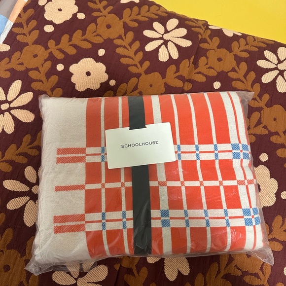 Schoolhouse Shelburne Cotton Coverlette F/Q & 1 pillow sham - Picture 4 of 8